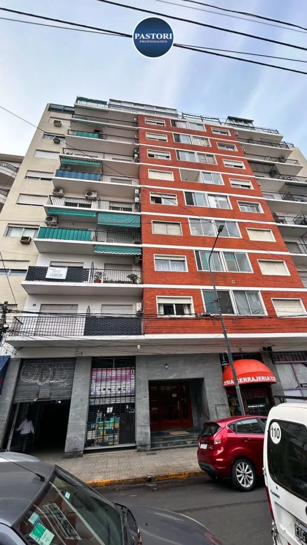 Departamento con balcón en Olivos