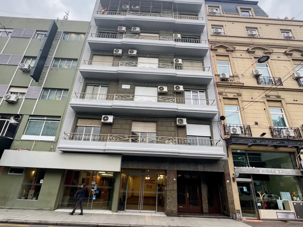 2 ambientes con balcón