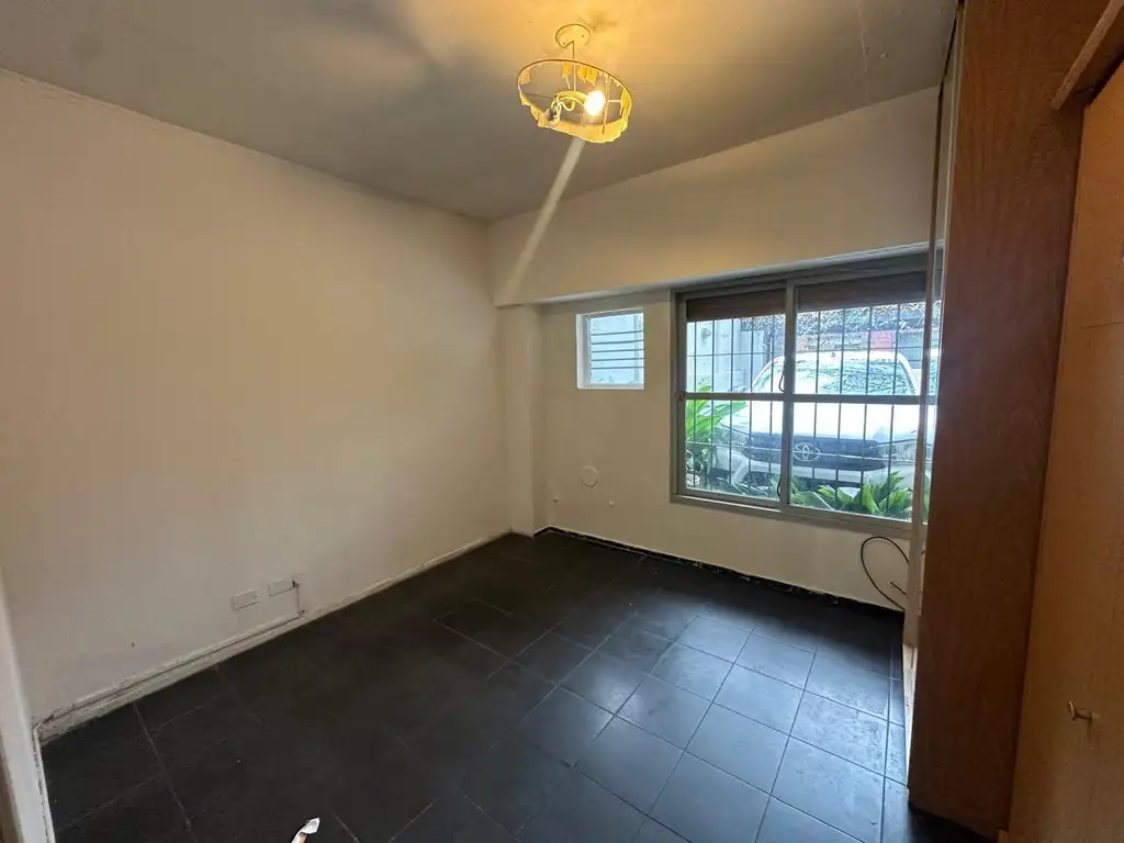 Ground-floor apartment with patio