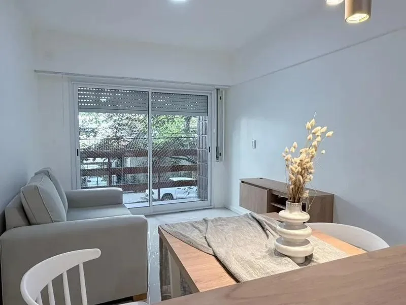 Departamento con balcón y amenities