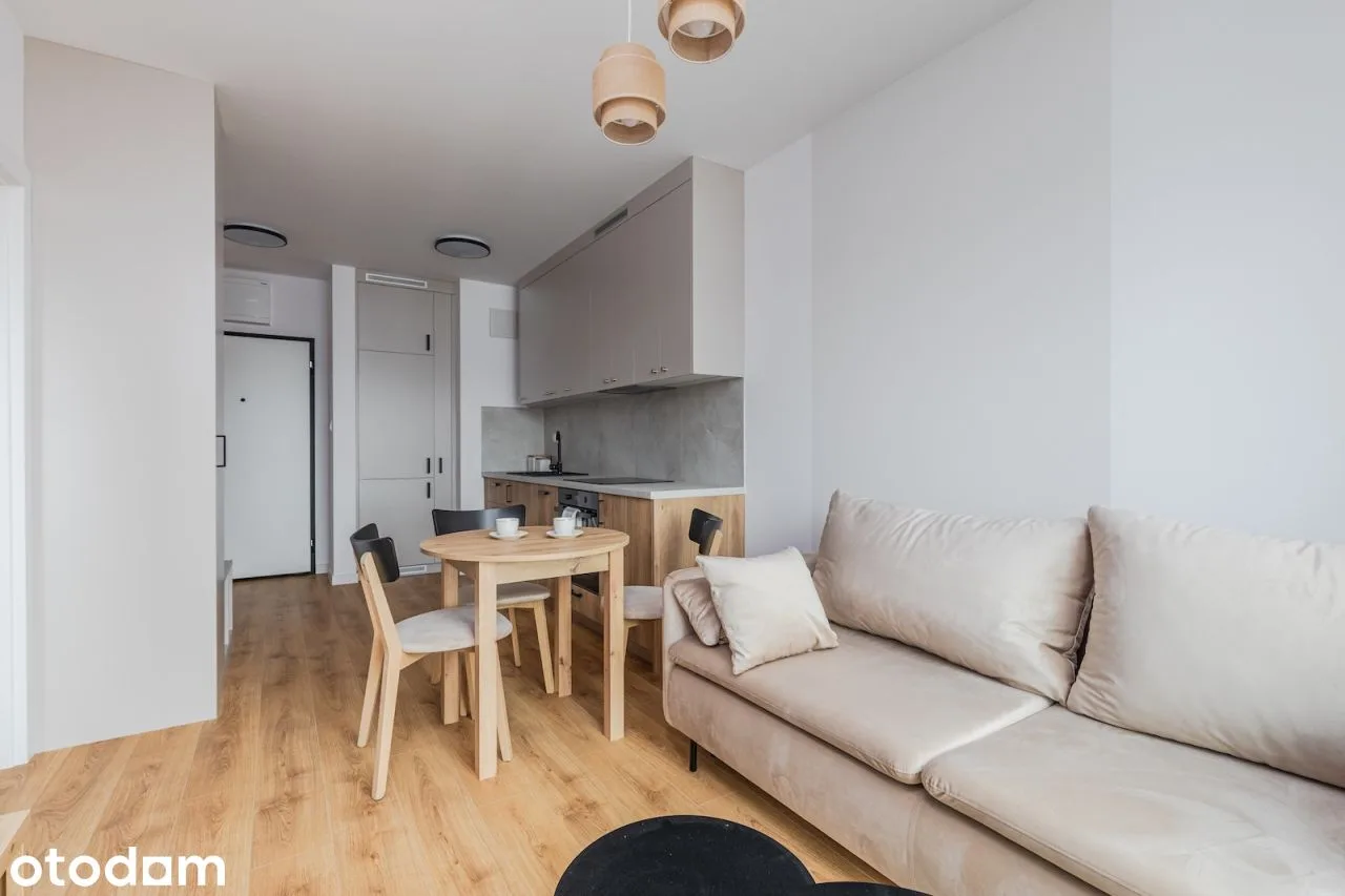 2 rooms with balcony