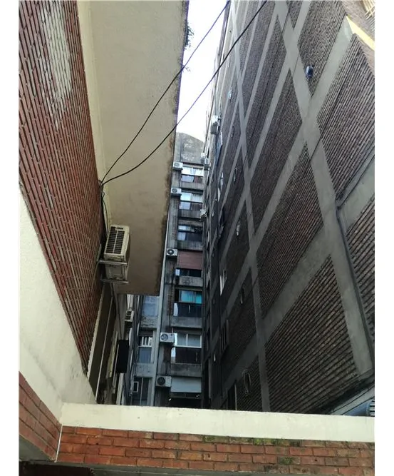 Monoambiente con balcón francés