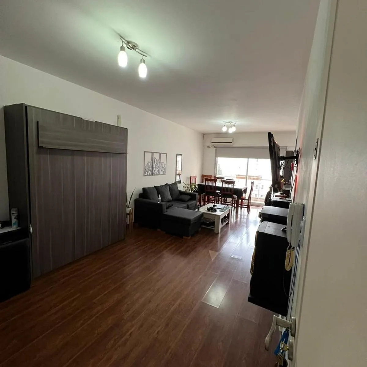 Monoambiente con balcón y pileta