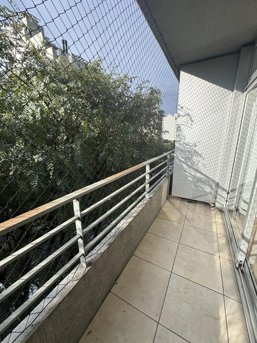 Monoambiente con balcón y SUM
