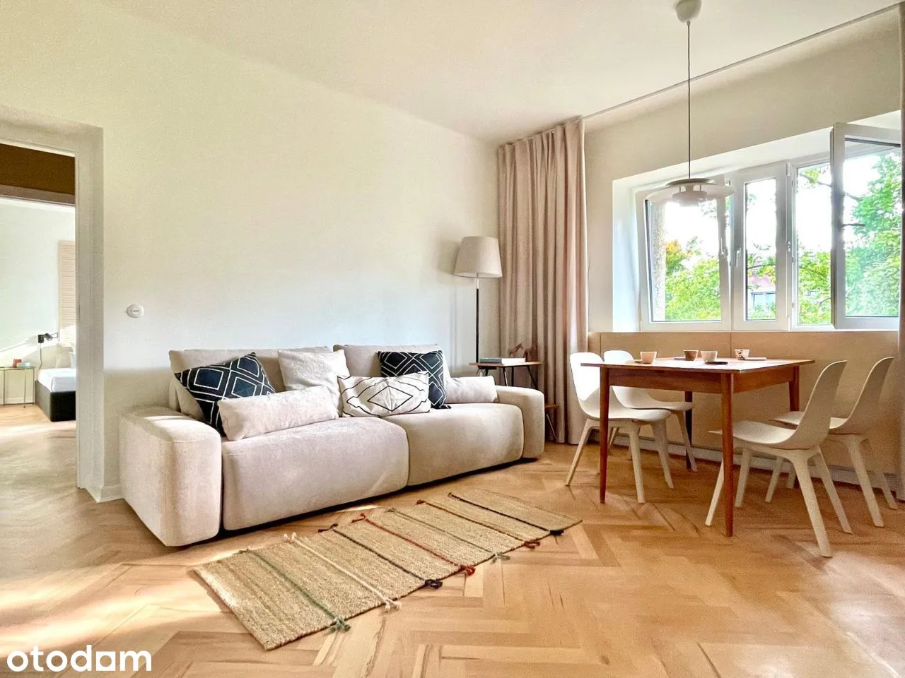 Listing: 2 bedrooms, Śródmieście