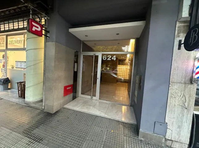 Monoambiente con balcón aterrazado