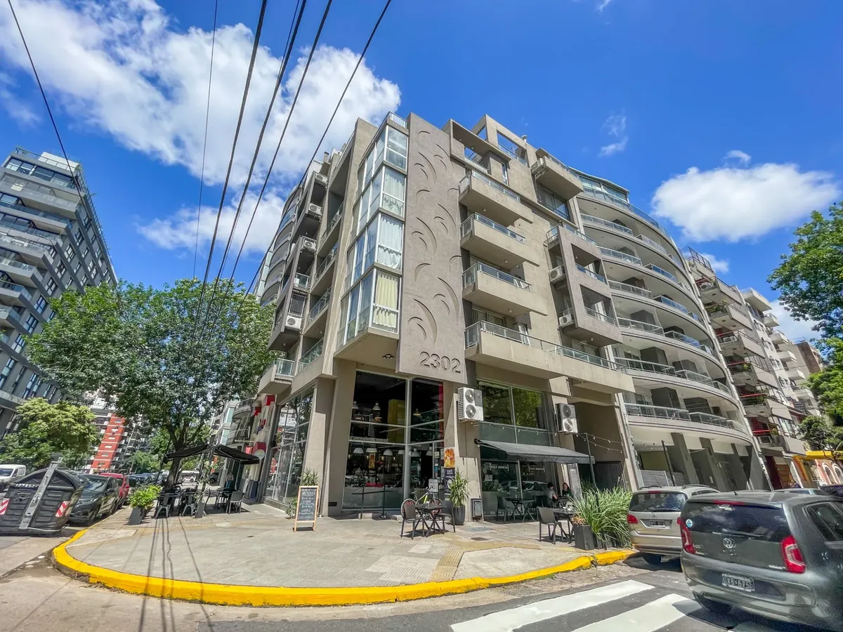 Monoambiente con balcón al frente