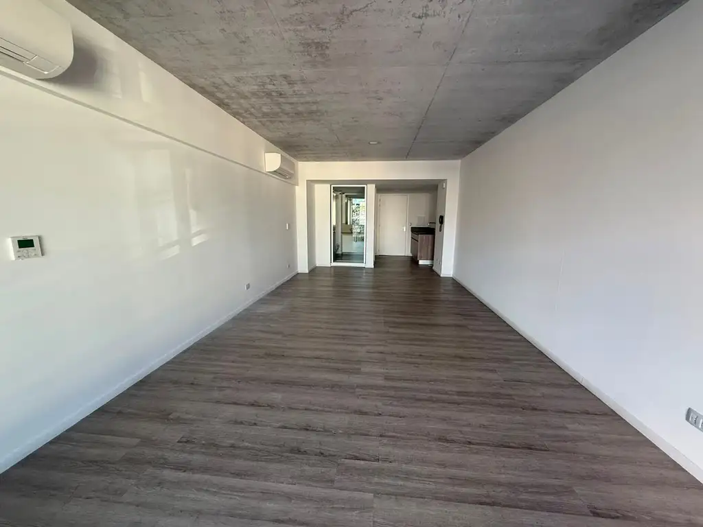Monoambiente con DVH y pileta