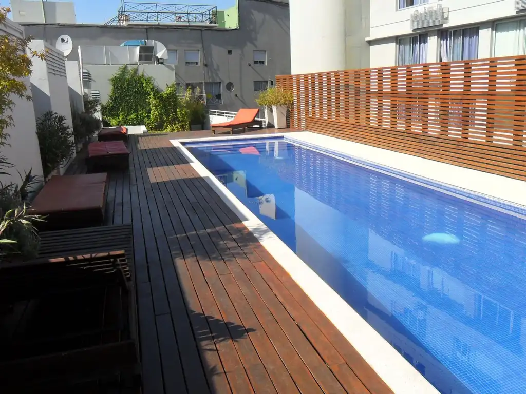 Monoambiente al frente con solarium