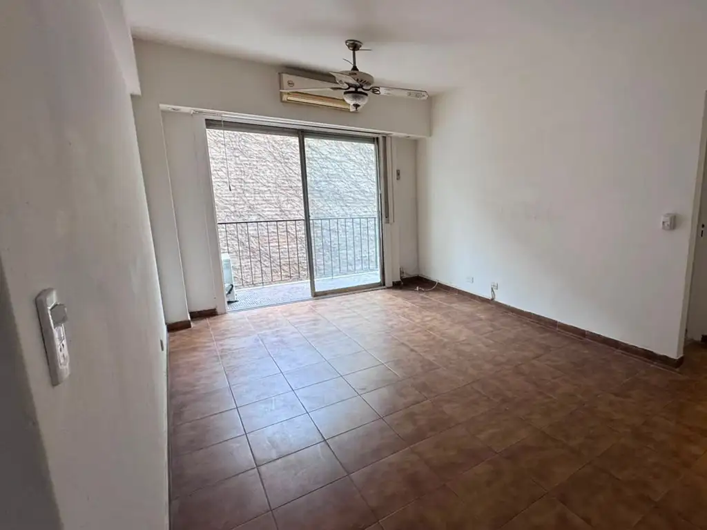 Departamento con balcón en Belgrano
