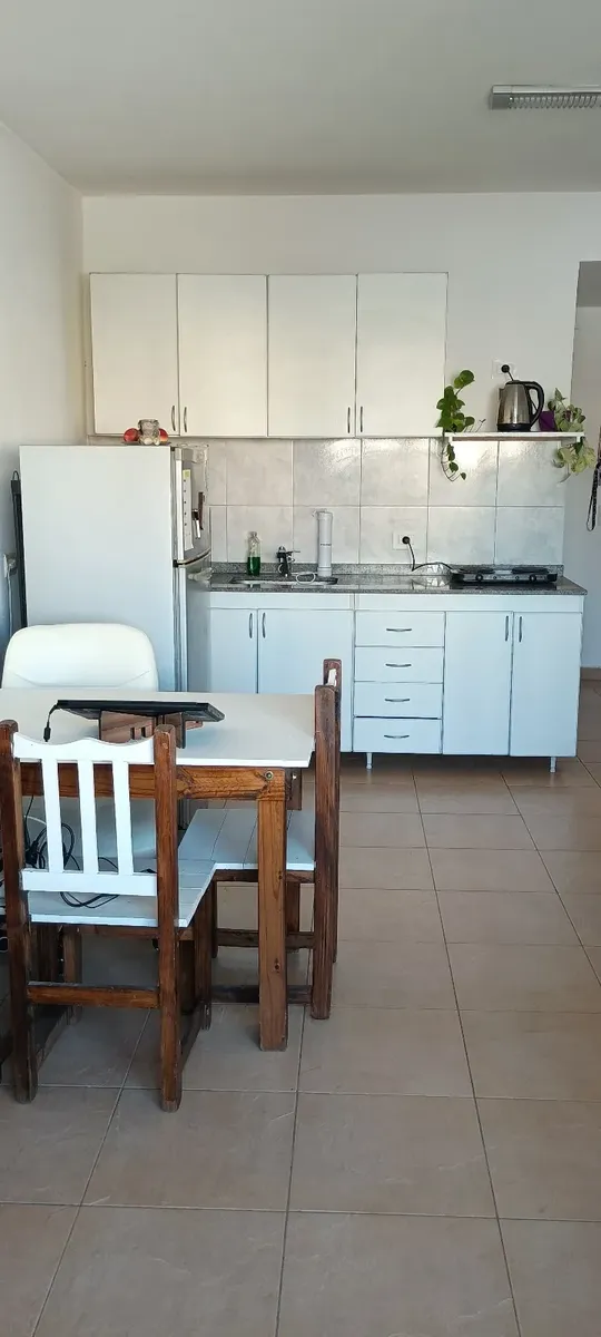 1 ambiente amoblado con balcón