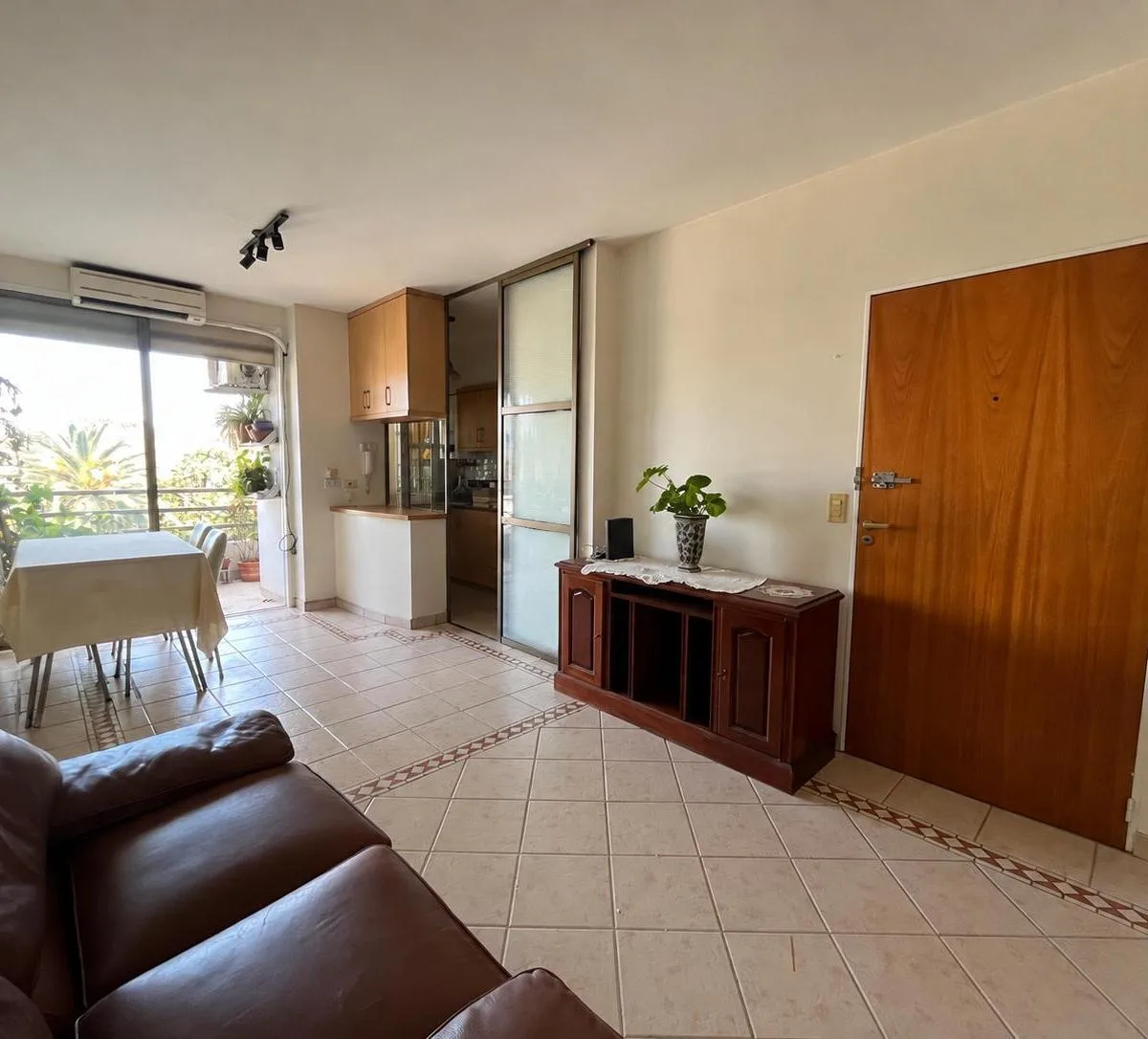 2 ambientes con balcón