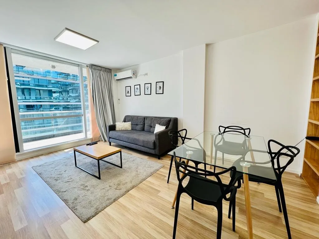 2BR with balcony in Puerto Madero