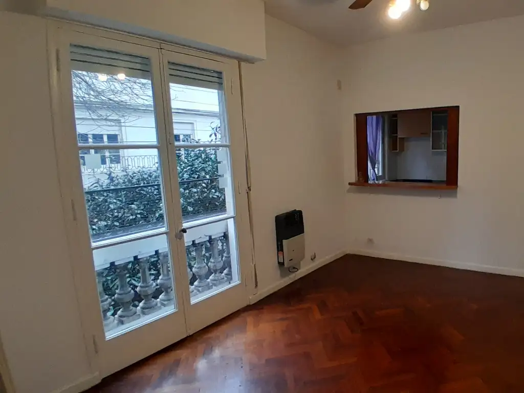 Departamento al frente con estufa