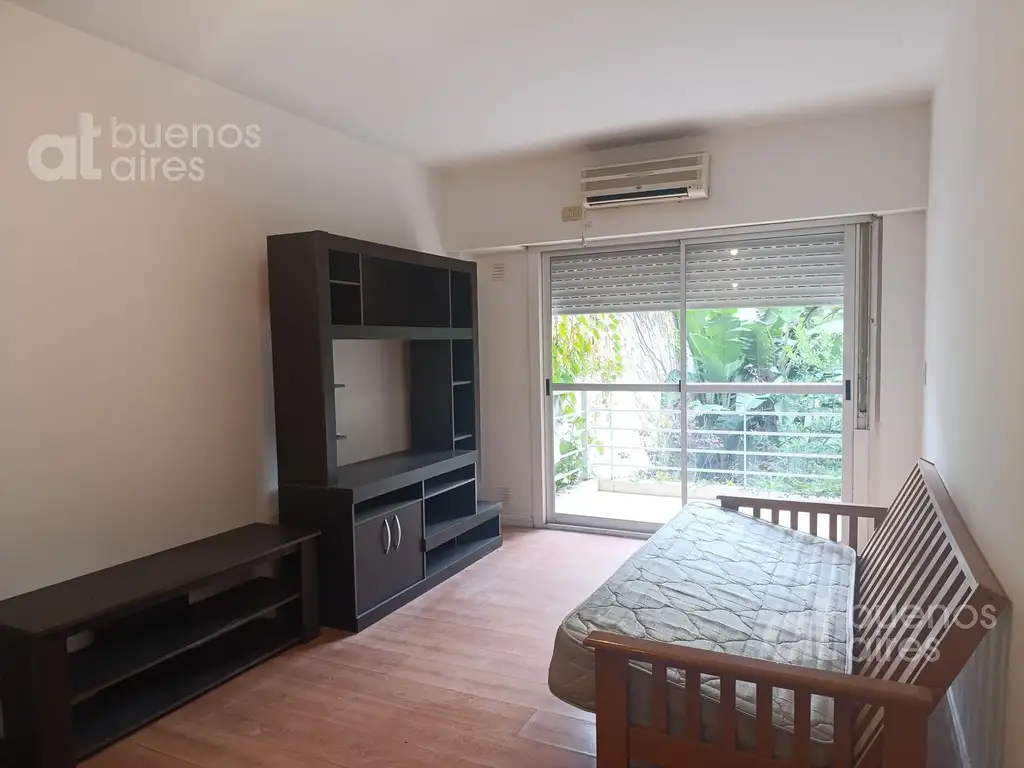 Departamento con balcón y SUM
