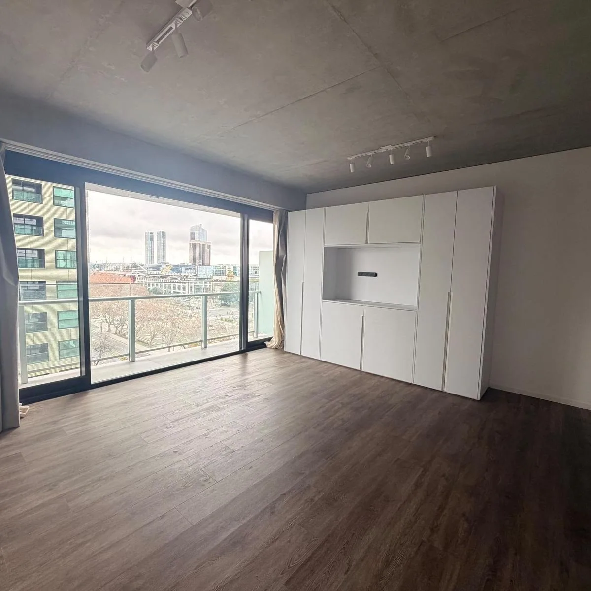Studio with balcony and river view