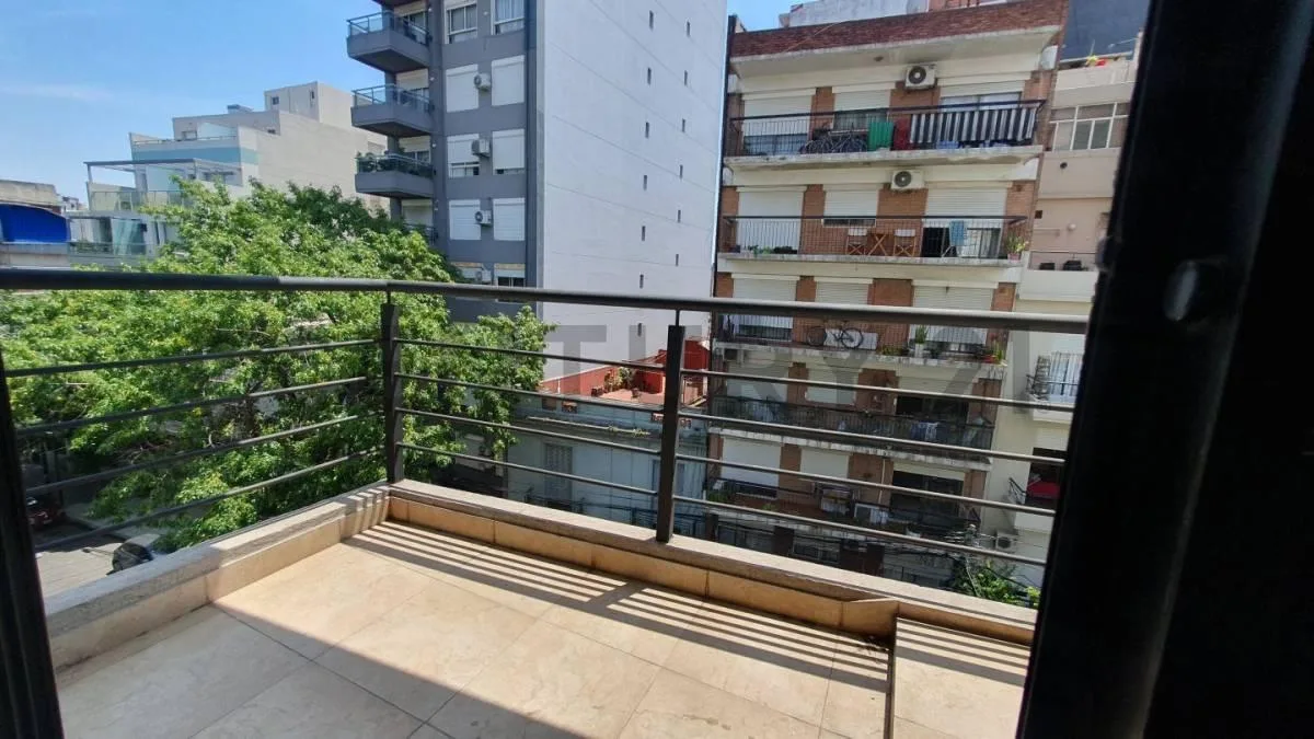 Departamento con balcón en Villa Crespo