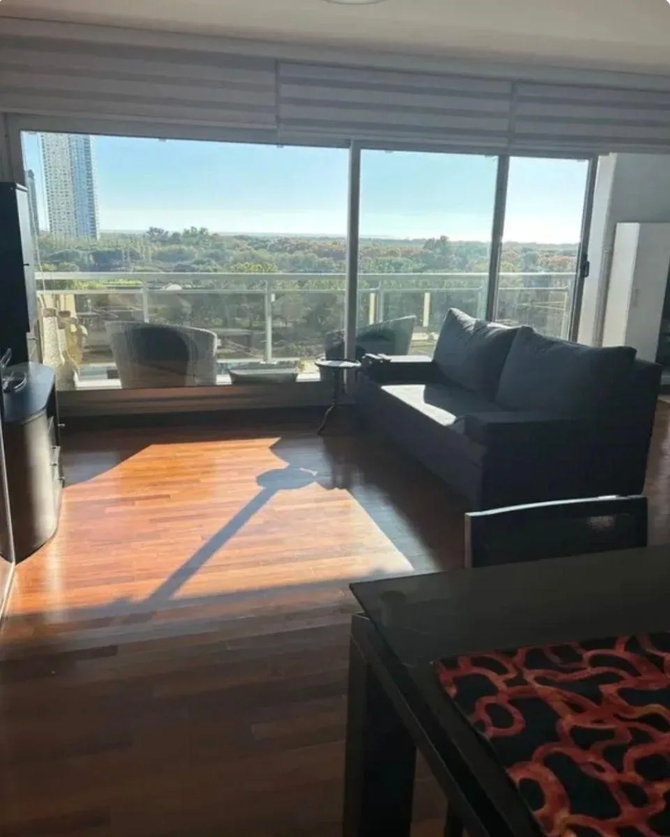 Departamento en Puerto Madero con balcón