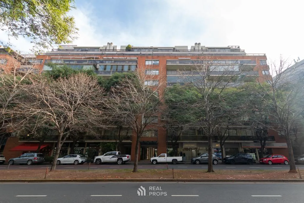 2 ambientes con balcón y jardines