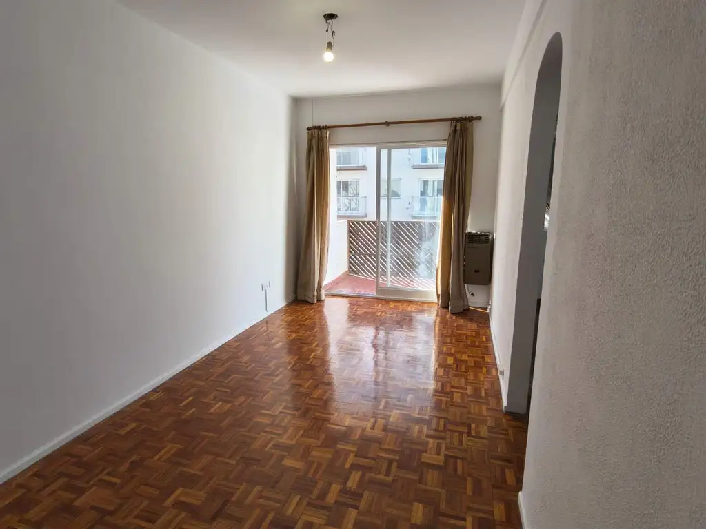Departamento en Almagro con balcón