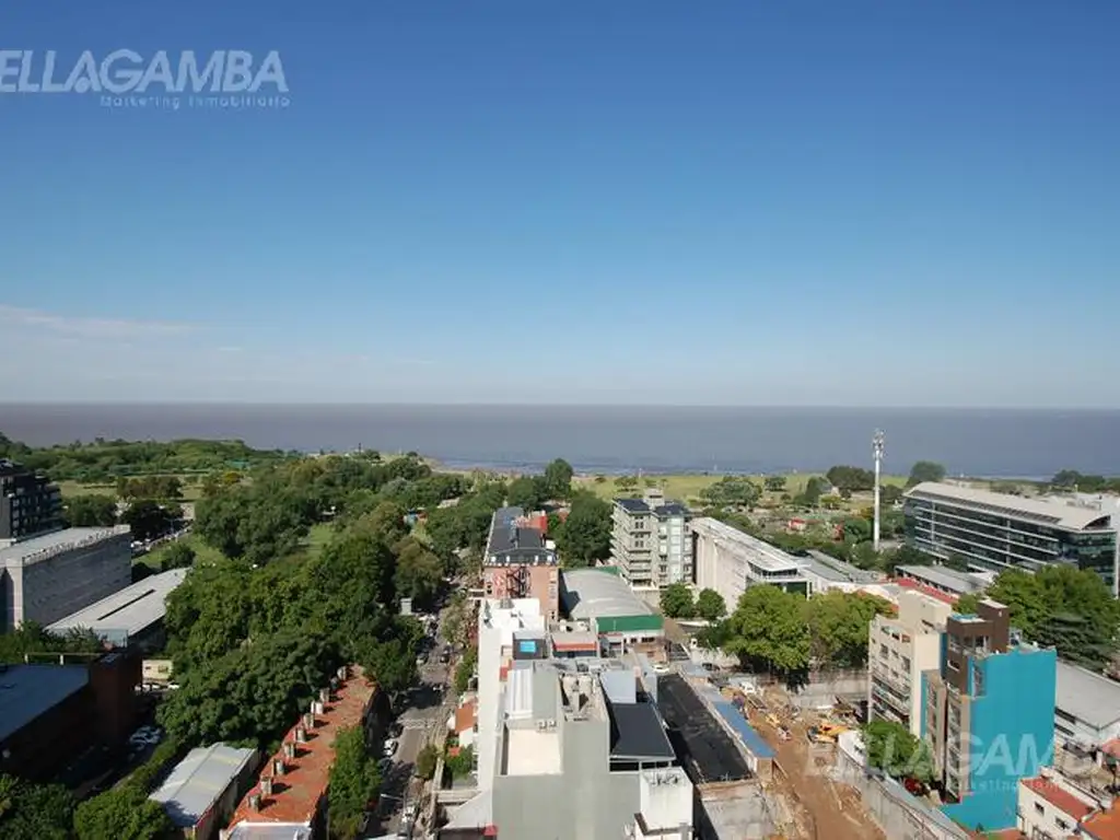 Departamento con balcón y vista al río