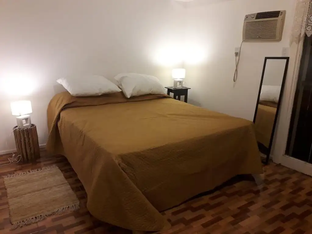 Monoambiente con balcón y vista