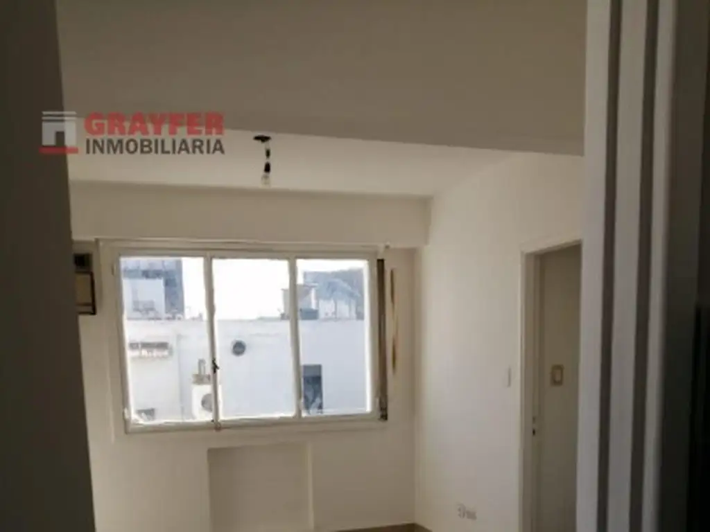 2-room front-facing apartment