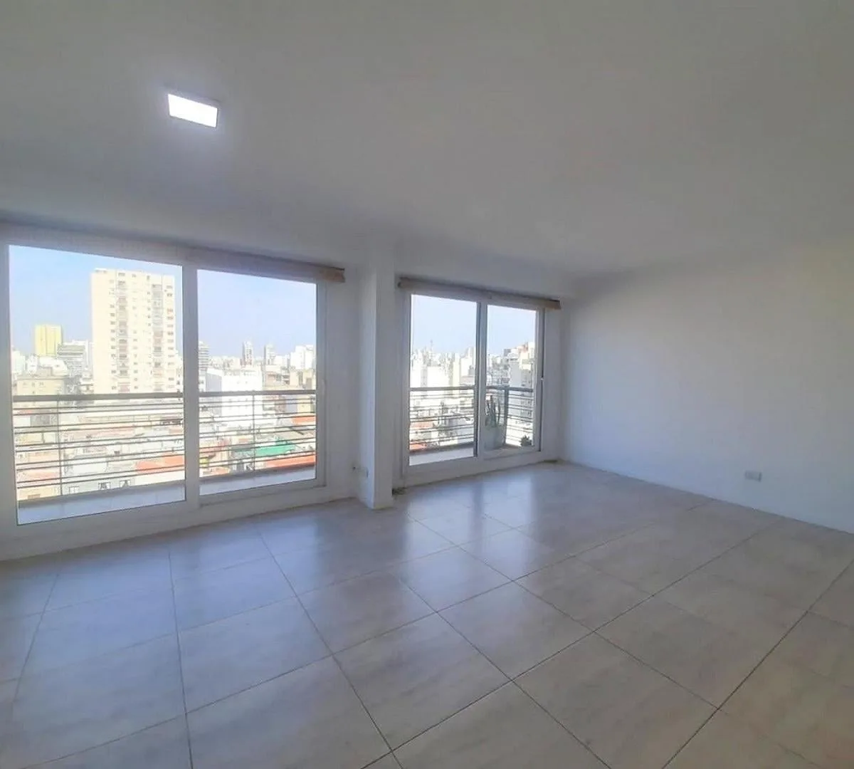 Studio with balcony and VRV