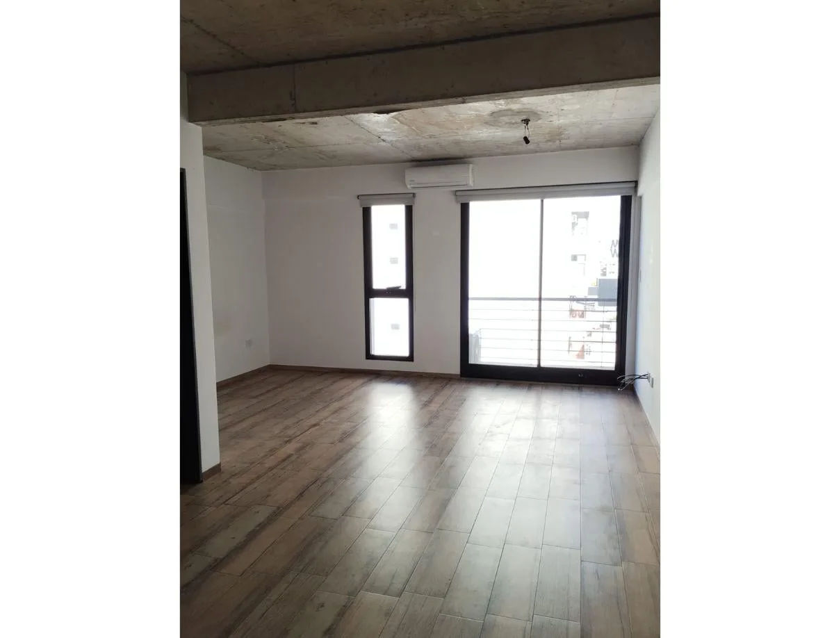 Monoambiente con balcón en San Cristóbal