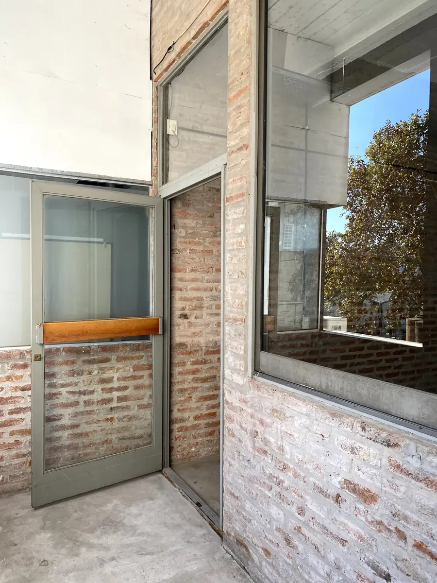Loft 70 m² con balcón y AA