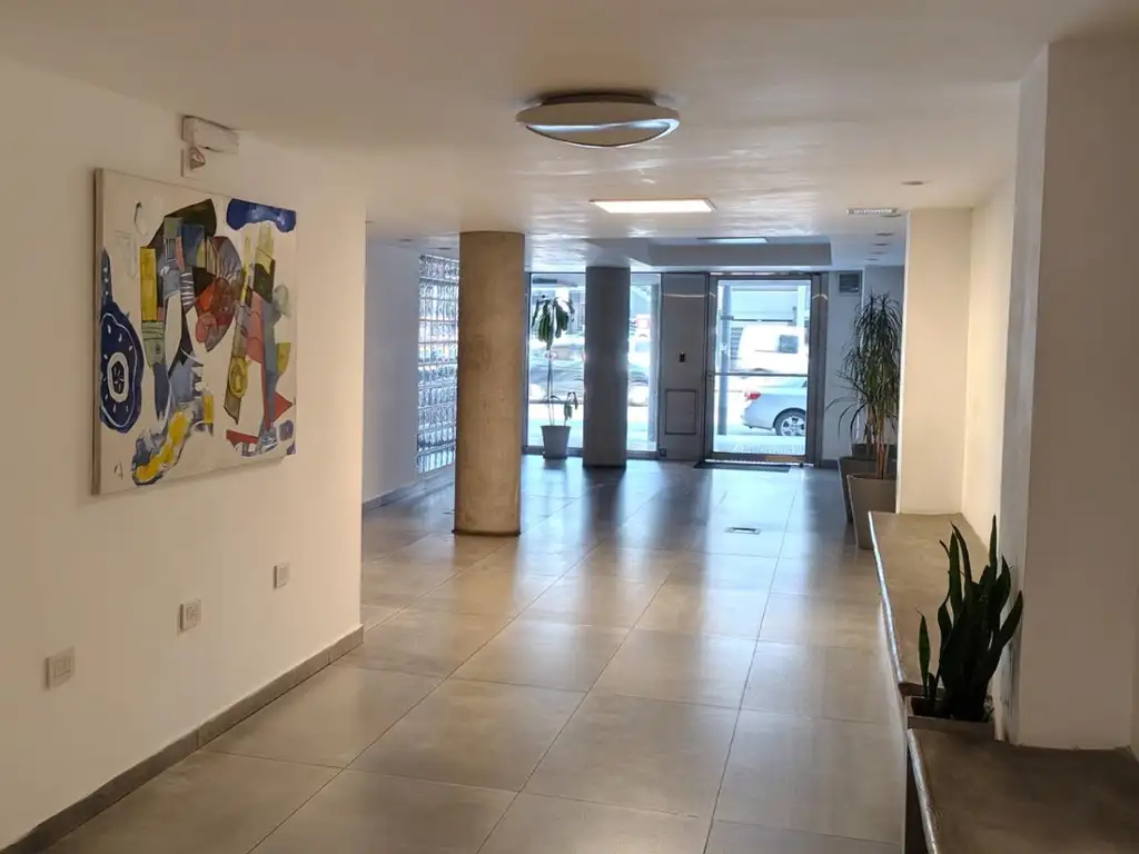 Monoambiente con pileta y baulera