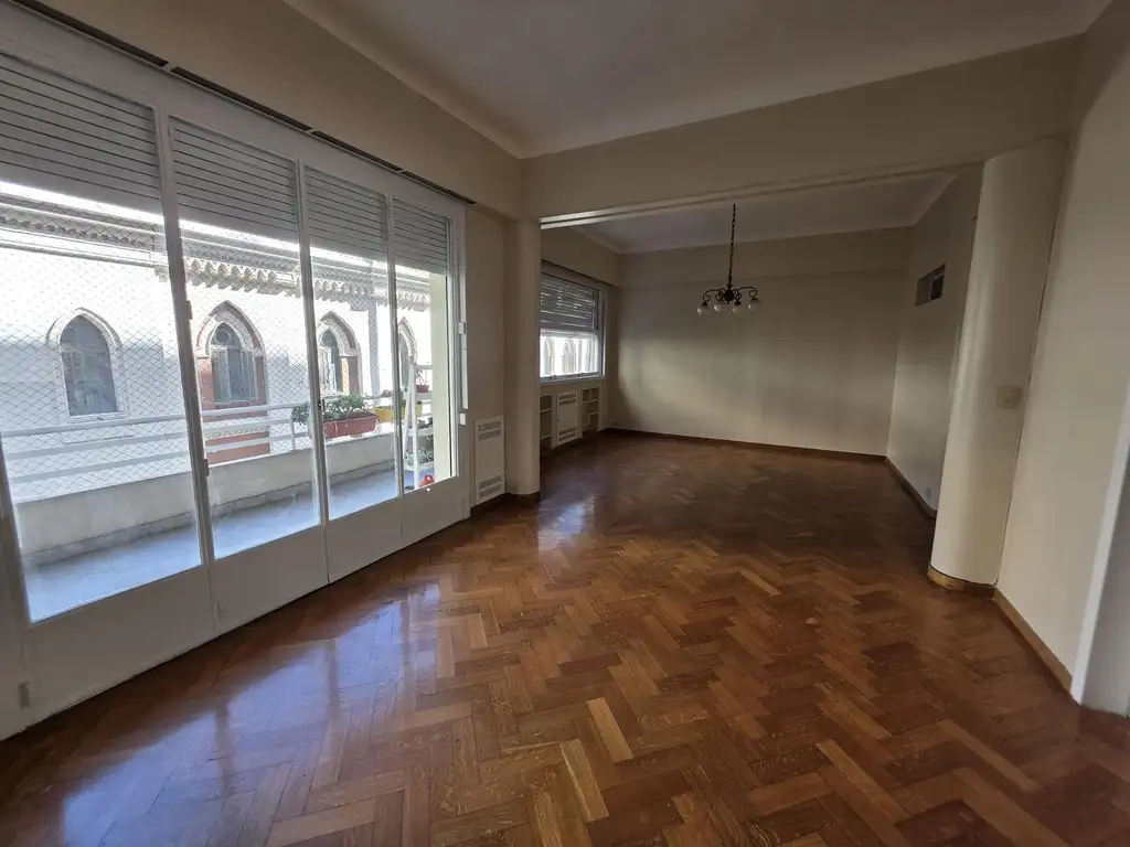 Retiro apartment with balcony