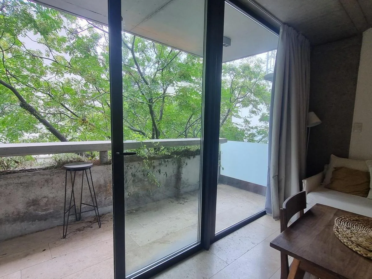 Studio with balcony and garden, Palermo
