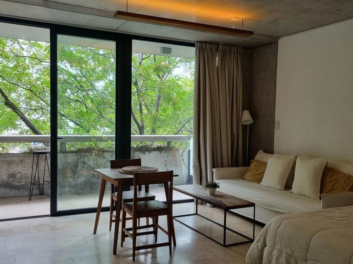Studio with balcony and garden, Palermo