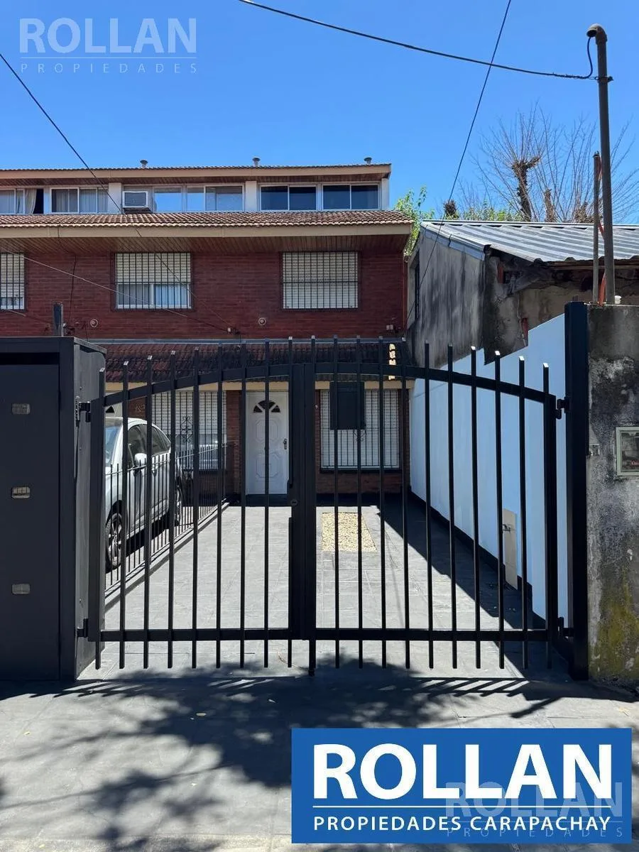 Duplex con patio y cochera