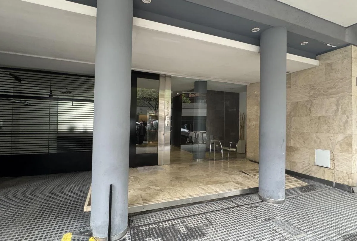 Estudio con balcón en Belgrano