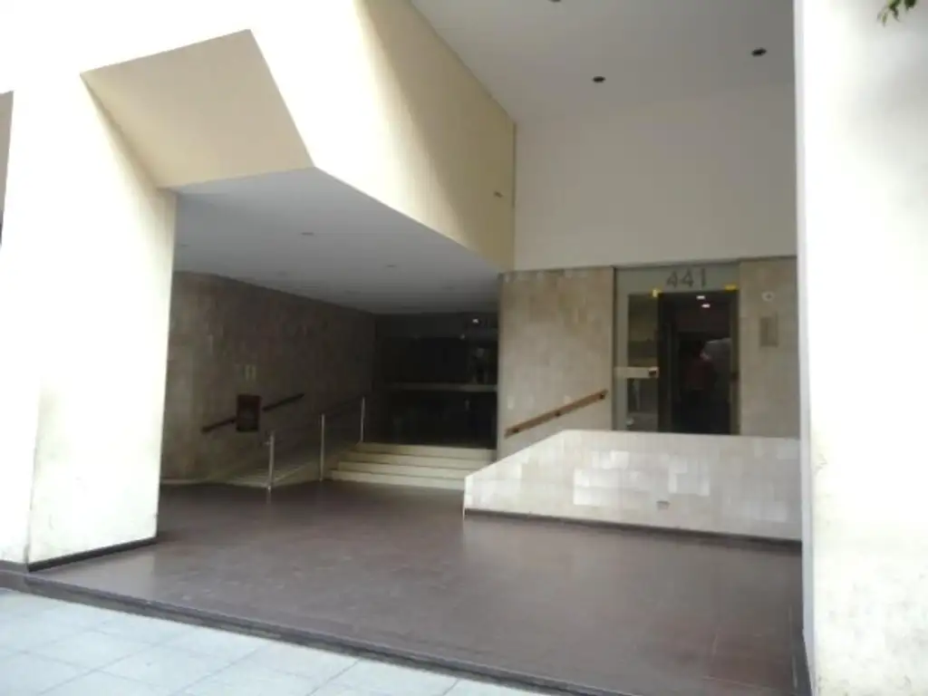 Departamento con balcón en Almagro