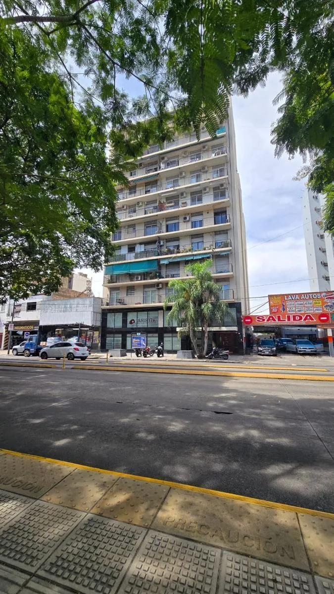 Monoambiente con balcón francés