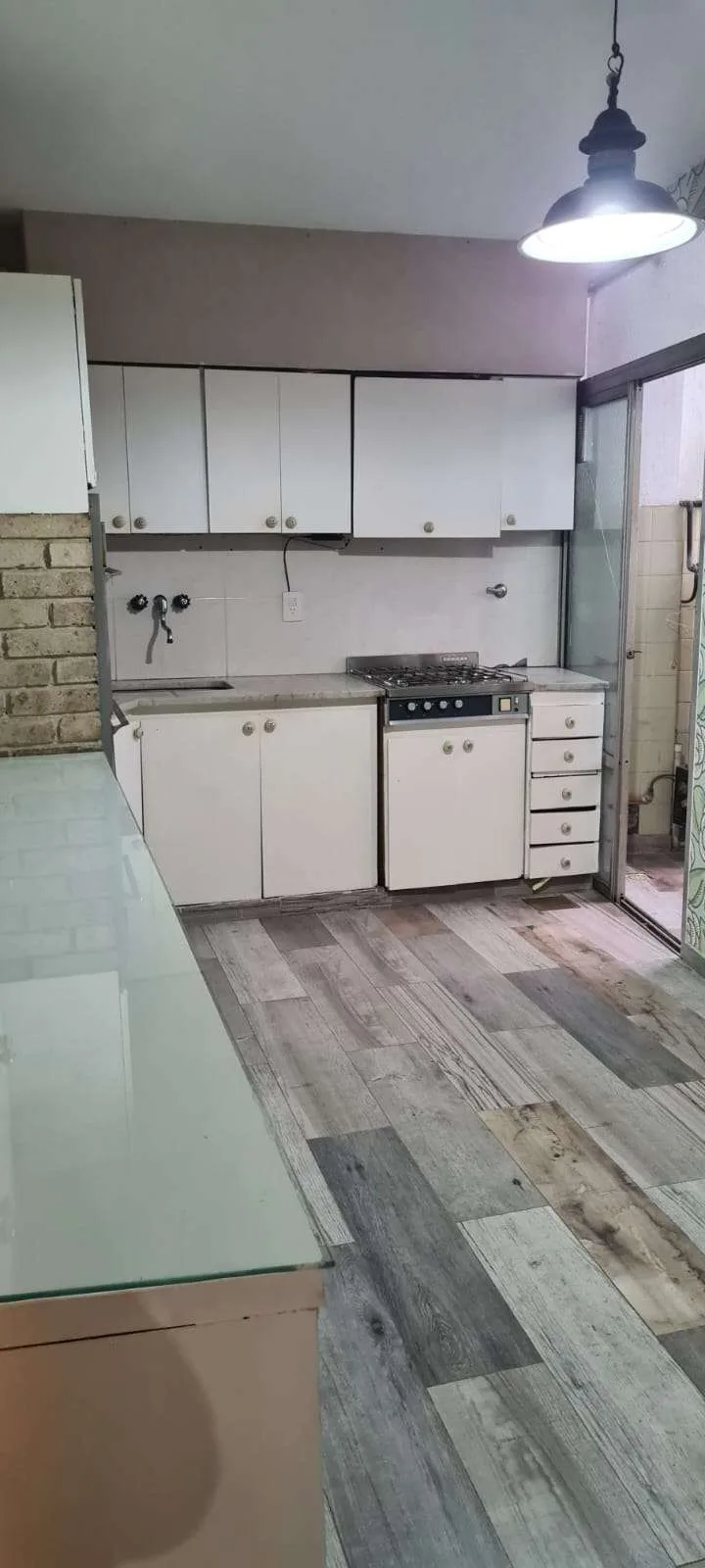 Departamento con balcón en Recoleta