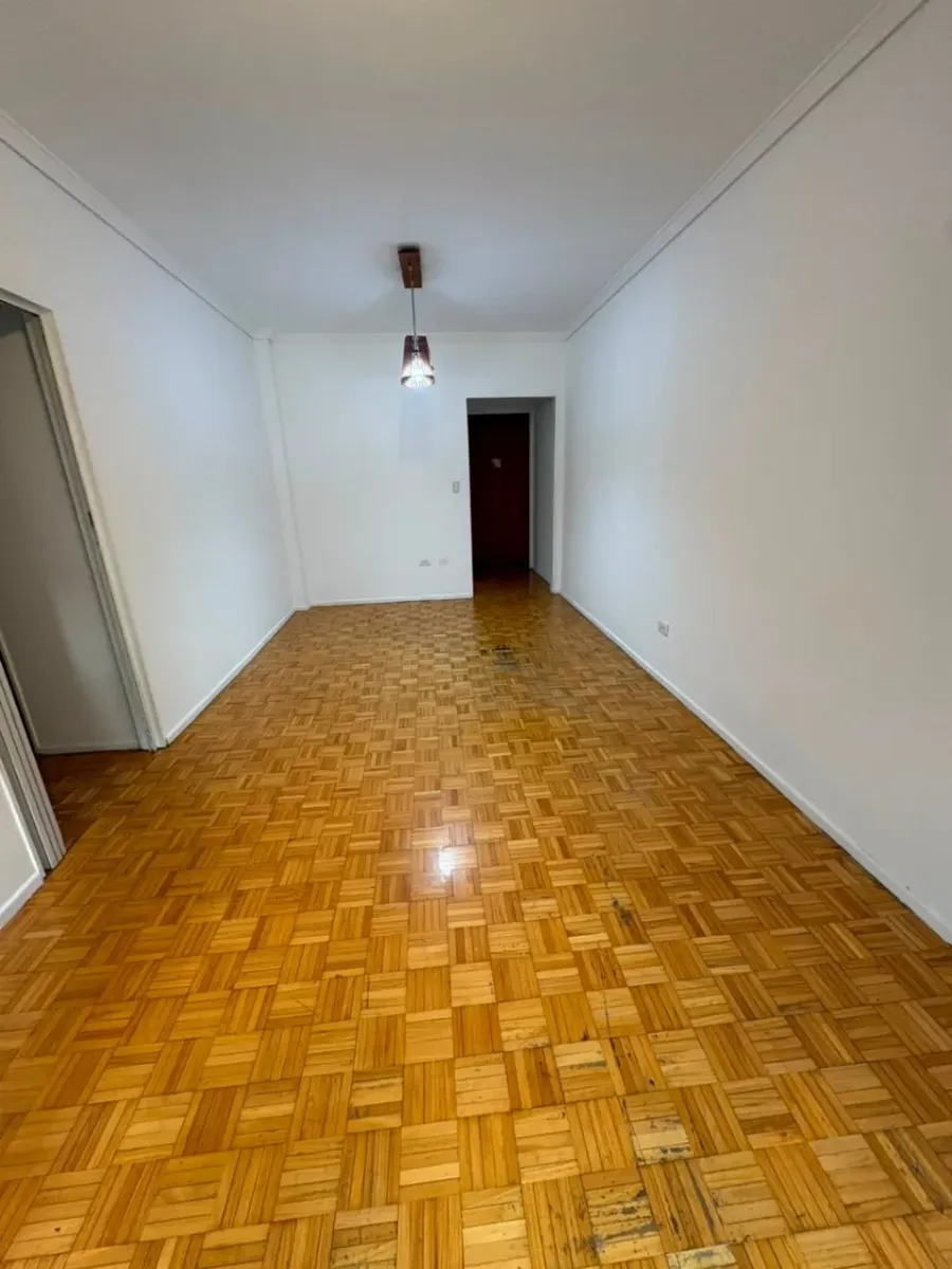 Departamento con balcón en Belgrano