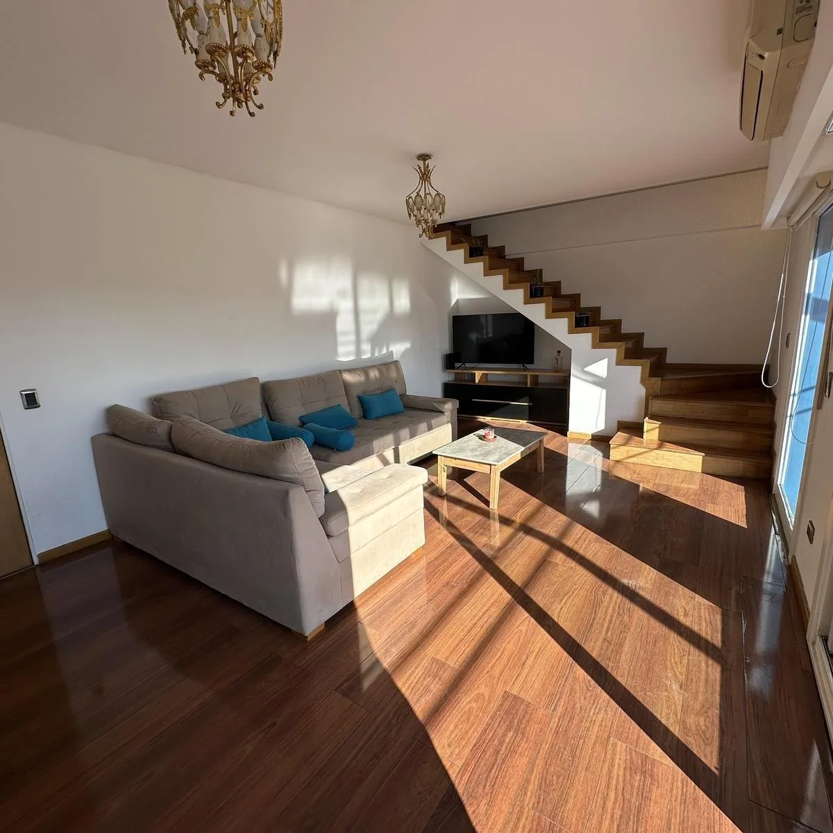 Dúplex con terraza y cochera