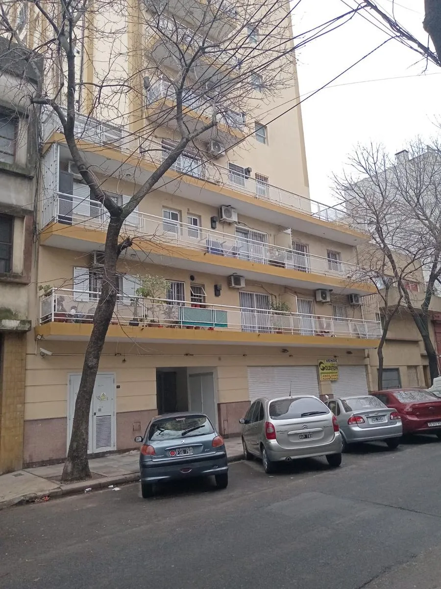 3 ambientes con balcón francés