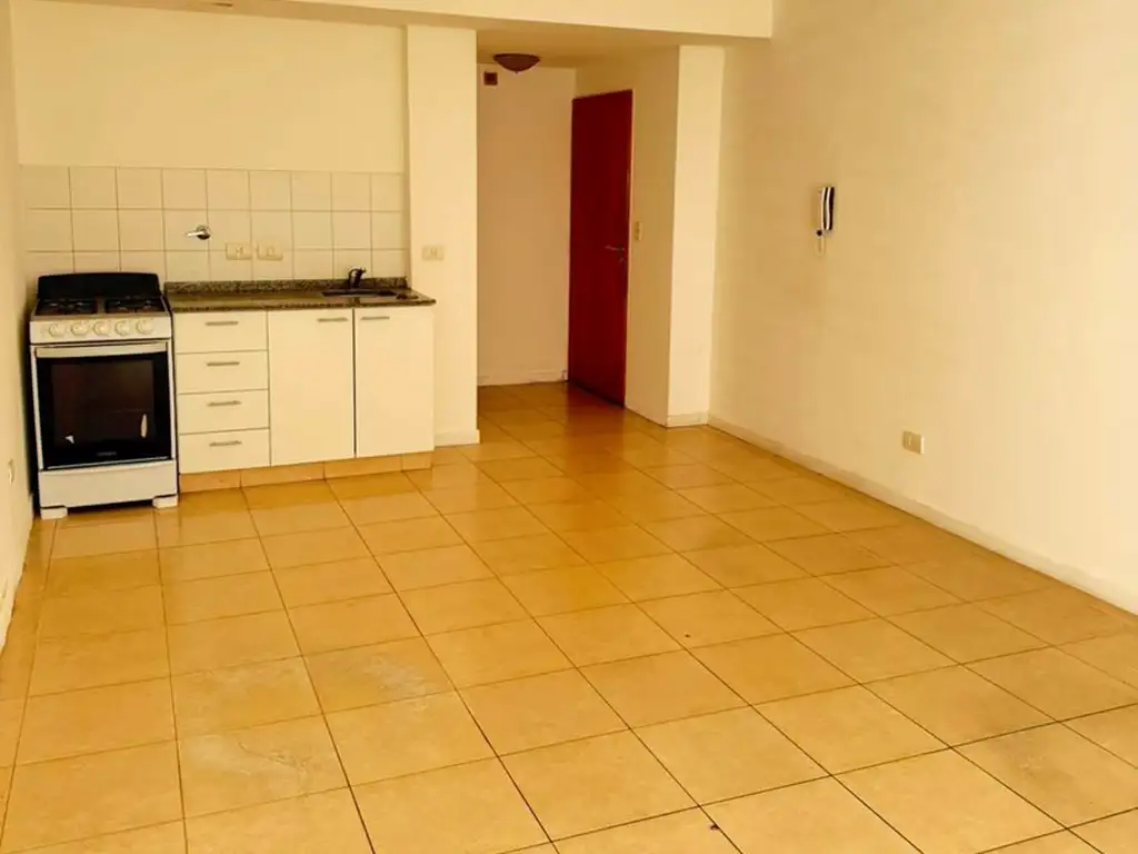 Monoambiente con balcón y SUM