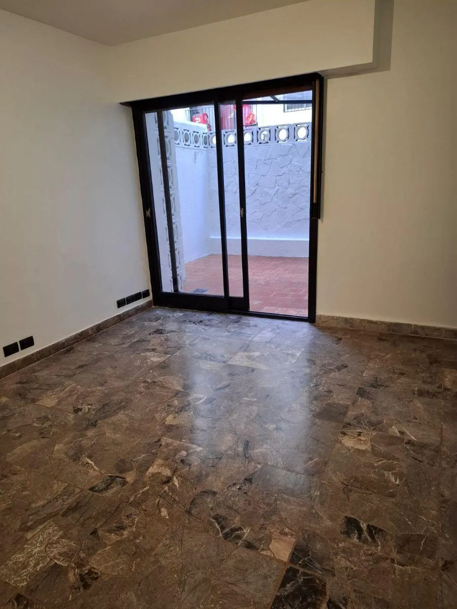 2 ambientes con patio contrafrente