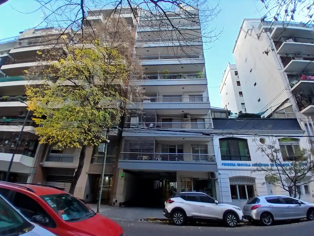 Monoambiente con balcón y pileta