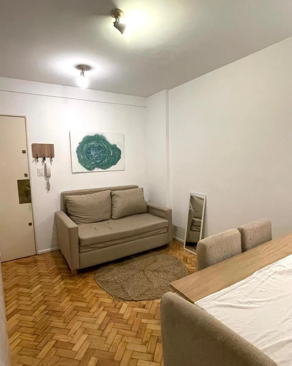Monoambiente amoblado con balcón