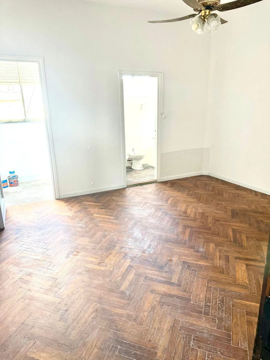 Alquiler Permanente: Impecable 2 Ambientes con Vista Abierta en Constititucion— Capital