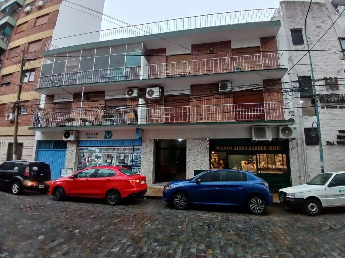 2 ambientes con balcón en Olivos