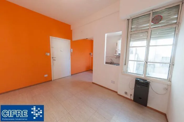 2-room apartment, ground-level walk-up