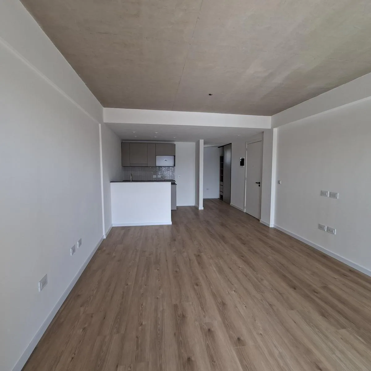Studio with balcony and grill